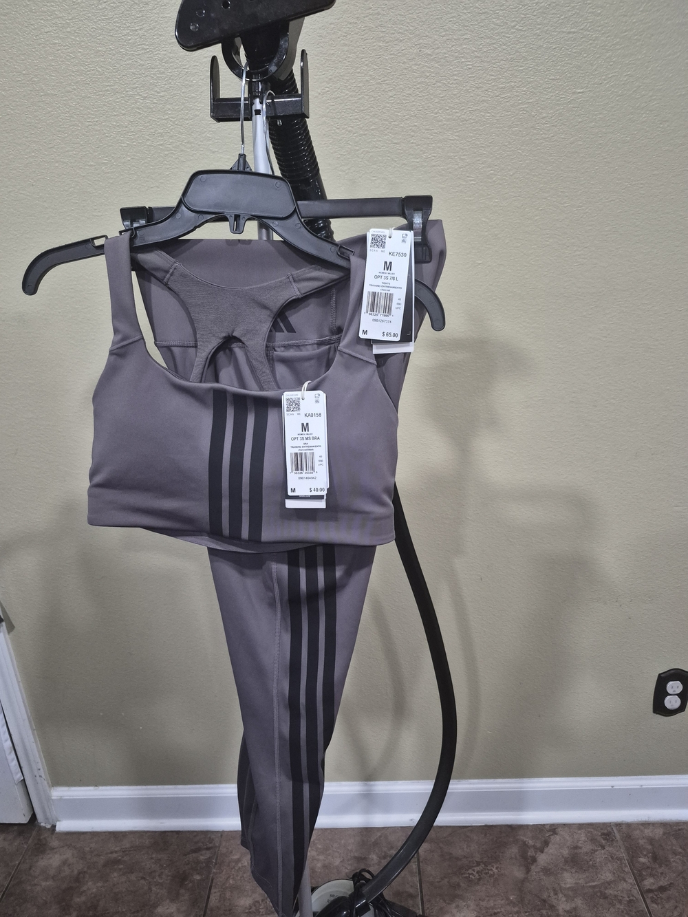 Adidas Women's OPT 3S Gray Crop Sports Bra w/Leggings Size M